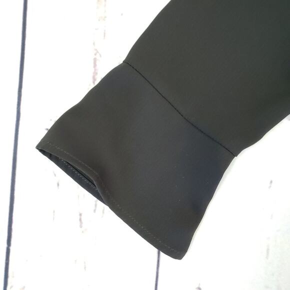 Harve’ Bernard Black Long Flare Sleeve Button Down Top Women's Size 8P Petite - Picture 2 of 5